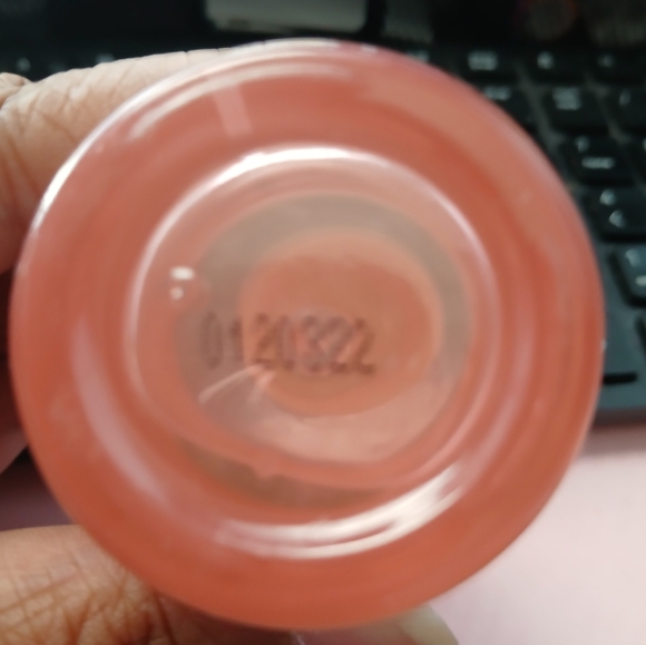 Biossance Squalane + Vitamin C Rose Oil 30ml - Picture 5 of 6